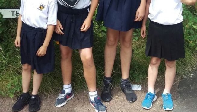 O școală din Londra ar putea permite băieților să poarte fustă la uniformă. Care este motivul