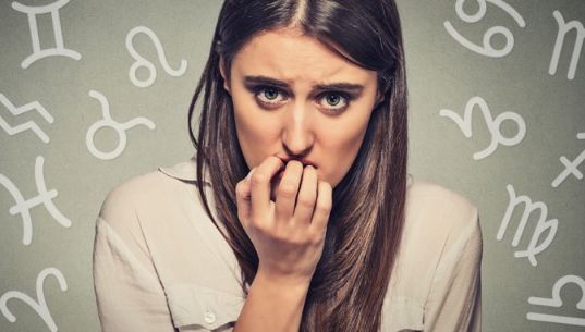 Horoscop IUNIE 2017. Două zodii suferă cumplit la începutul verii. O zodie are "lipici" la BANI