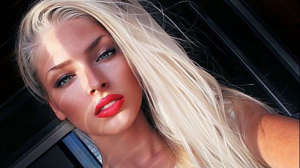 31 mai, Ziua Internaţională a Blondelor. Cele mai amuzante 5 bancuri cu blonde