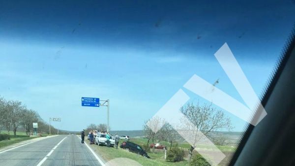 Grav accident pe o şosea din Moldova. Poliţiştii, uimiţi când s-au apropiat - CINE era la volan
