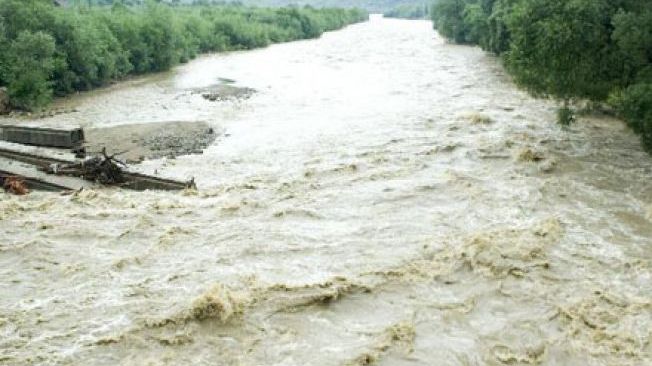 Cod galben de inundaţii! Ce judeţe vor fi afectate