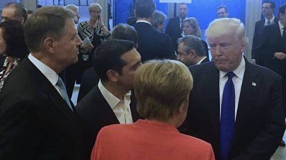 Klaus Iohannis, prima întrevedere oficială cu Donald Trump. Cum au fost surprinşi la Bruxelles