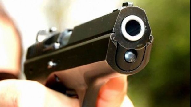 Anchetă în cazul jafului armat din Capitală: hoțul de la bancă, căutat de polițiști 