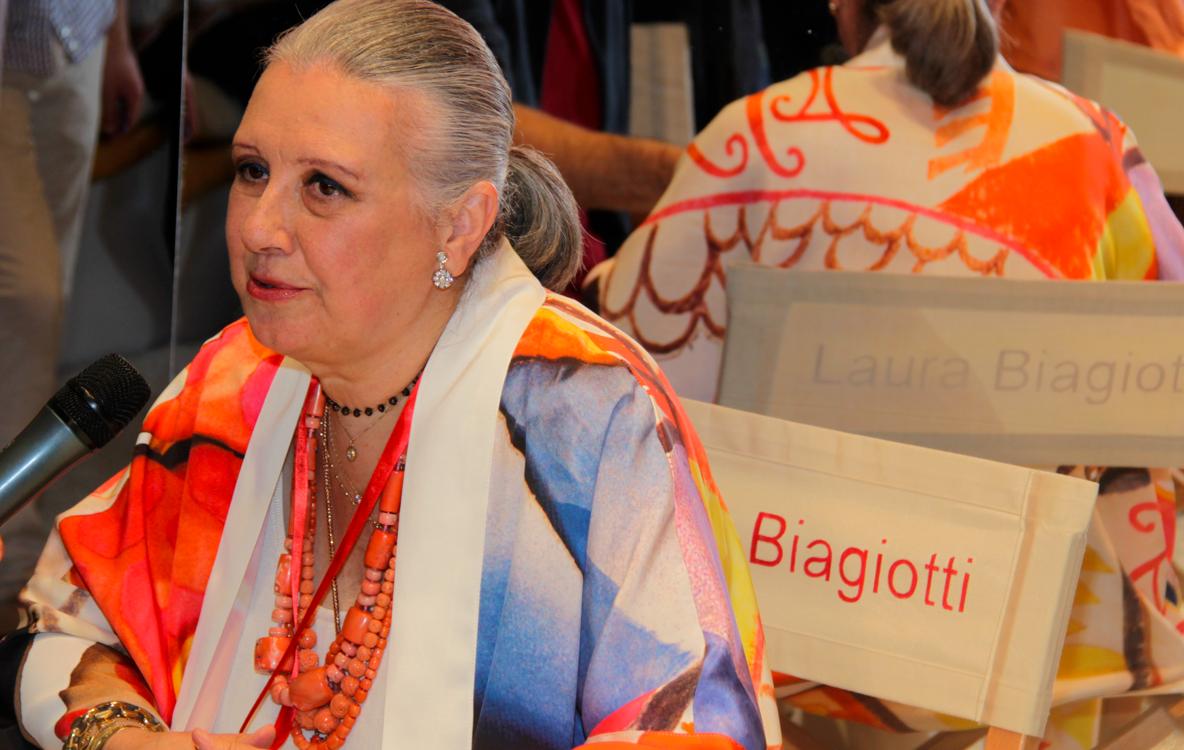 Doliu în lumea modei. A murit o faimoasă creatoare de modă italiană - i se spunea Regina Caşmirului