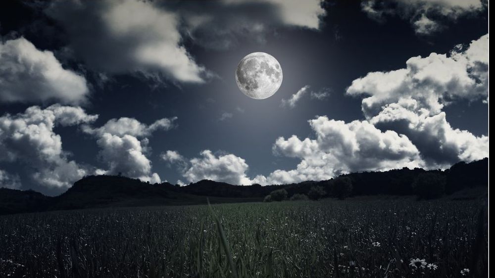 Cum te afectează Luna Floare de pe 10 mai