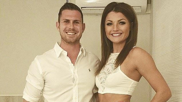 Bărbatul a ajuns acasă beat criţă şi a uitat de planurile cu iubita.Ce i-a făcut femeia l-a îngrozit