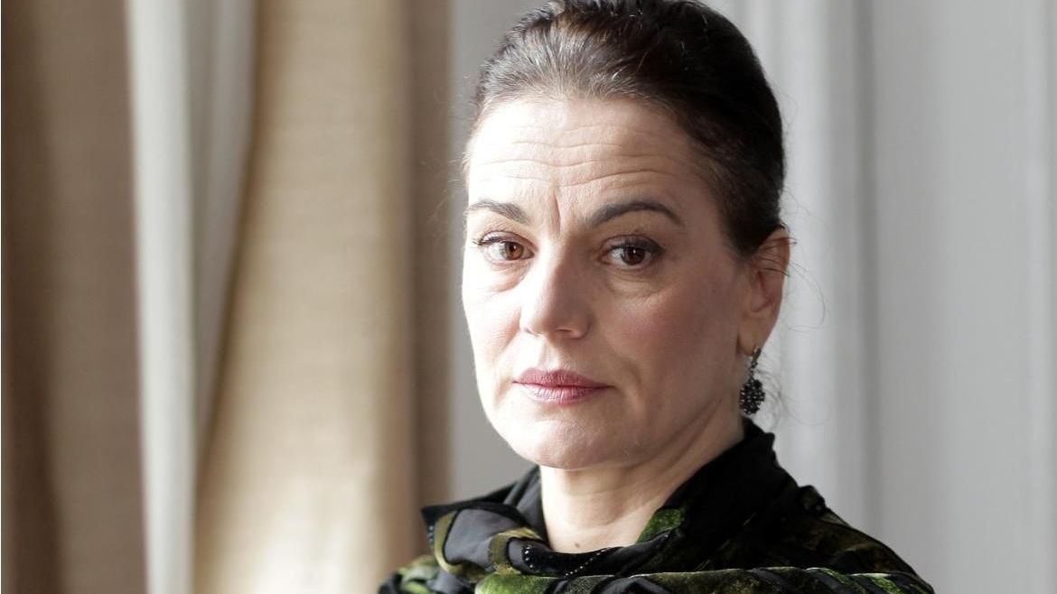 Maia Morgenstern: Dacă ne tot ascundem vârsta prin operaţii estetice, în curând nu vom mai avea babe