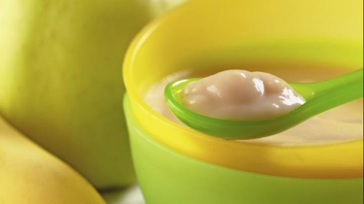 Când este cel mai sănătos și cum trebuie să diversificăm alimentația bebelușului