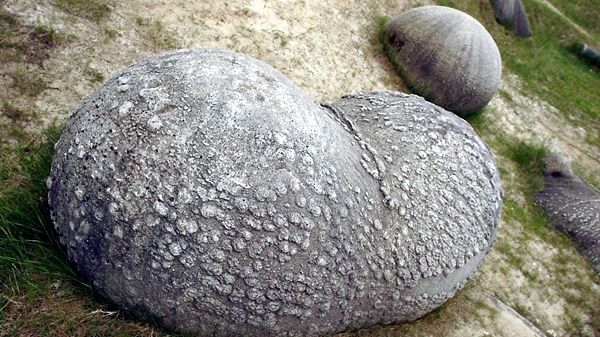 Cum arată ”PIETRELE VII” din județul Vâlcea. Pot fi comoara turistică a României!