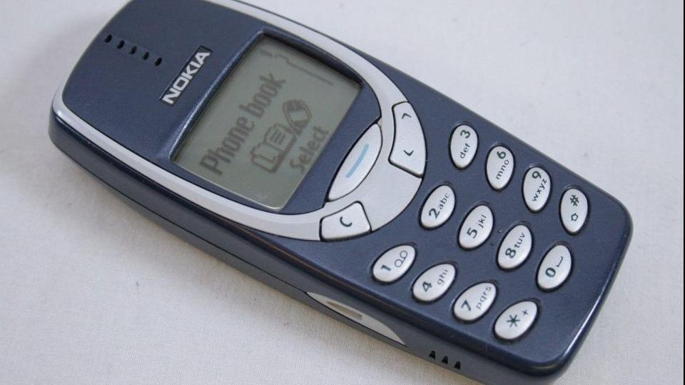 INCREDIBIL Ce fac femeile din India cu telefoanele Nokia vechi! Este de neimaginat