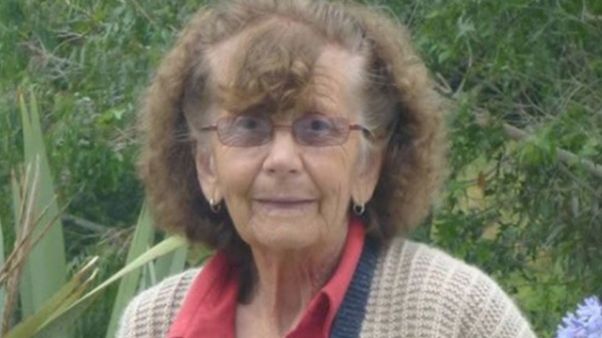 Părinții și-au dat în judecată fiica pentru banii băgați în ea. Acum e falită