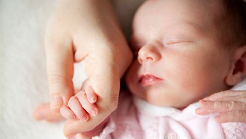 Numele tradiţionale româneşti nu mai sunt la modă. Ce nume preferă părinţii 