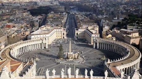 Piaţa Sfântul Petru din Vatican, EVACUATĂ în urma descoperirii unui pachet suspect