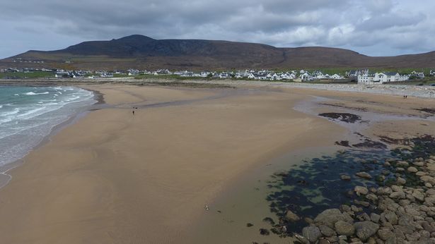 Localnicii, pur și simplu șocați. Ce a apărut pe plajă, după o furtună. "N-am mai văzut-o din 1984"