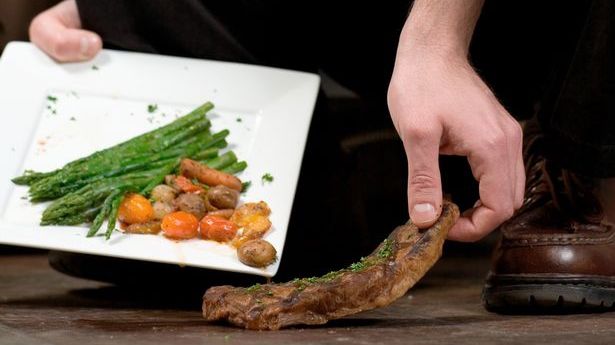 „Regula de 5 secunde” chiar funcționează! Specialiștii au elucidat misterul