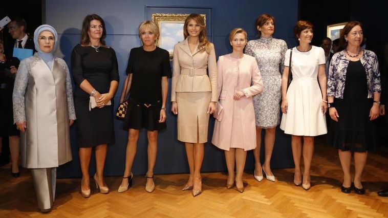 Ce face Melania în timp ce soţul ei este la cârma lumii?