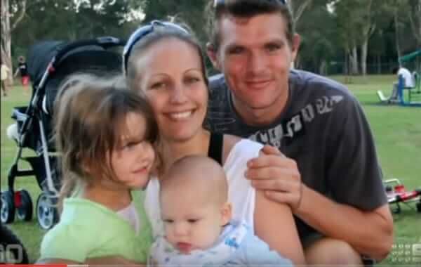 Mama și-a întâlnit în sfârșit bărbatul perfect pentru ea, dar 7 ani mai târziu ...