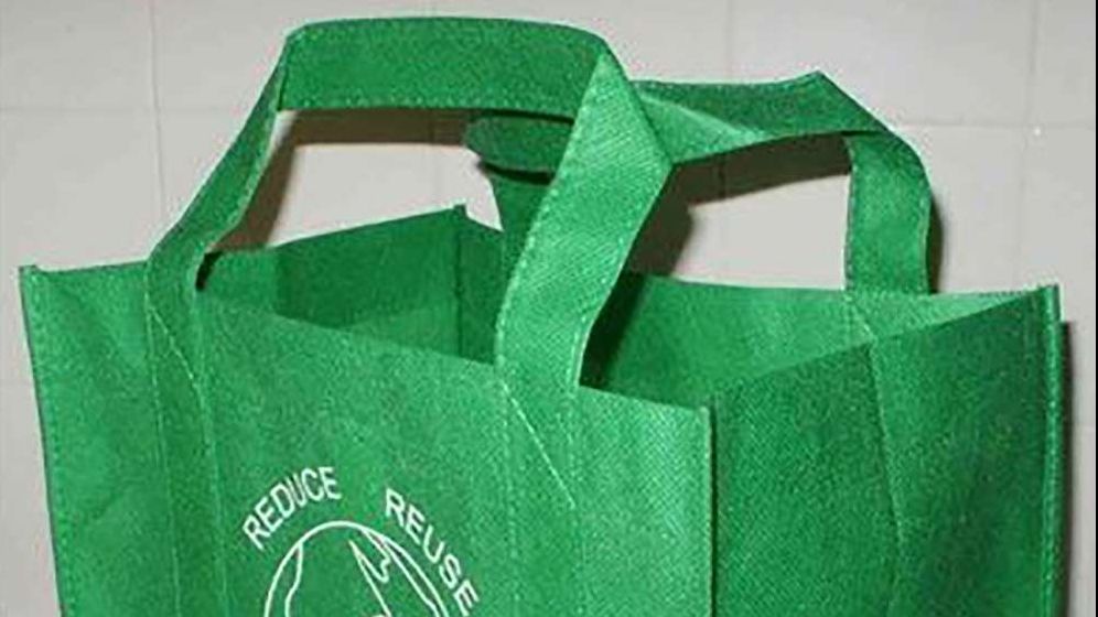 Adevărul despre SACOŞELE de la hipermarket. Le mai foloseşti?