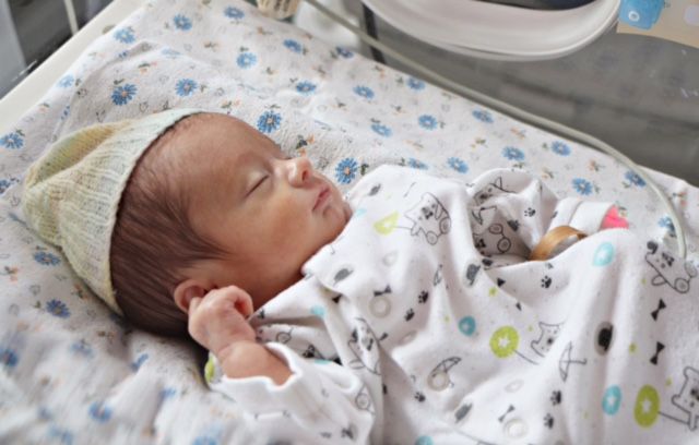 Maternitatea în care Mihăiță a supraviețuit. Aparatura îl ajută pe medic să țină în viață prematurii