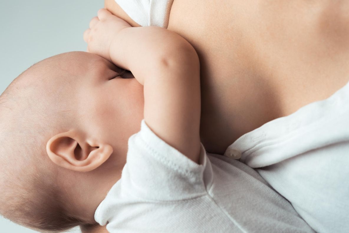 Legătura neştiută dintre laptele matern şi cancer. Descoperirea şocantă a cercetătorilor!