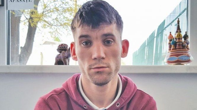 A fost abandonat când era foarte mic. Are o singură întrebare pentru părinţii lui: Nu vreau decât...