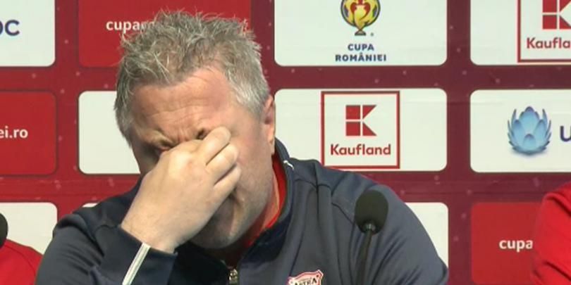 Şumudică, blocat în România! Riscă să îşi piardă postul