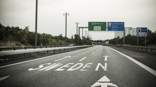 Suedia elimină controalele de la granița cu Danemarca prevăzute pentru a reduce valul de migranți