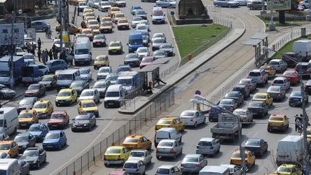 Propunerea făcută de un edil de sector: Doar aşa vom scăpa de aglomeraţie şi trafic în Bucureşti