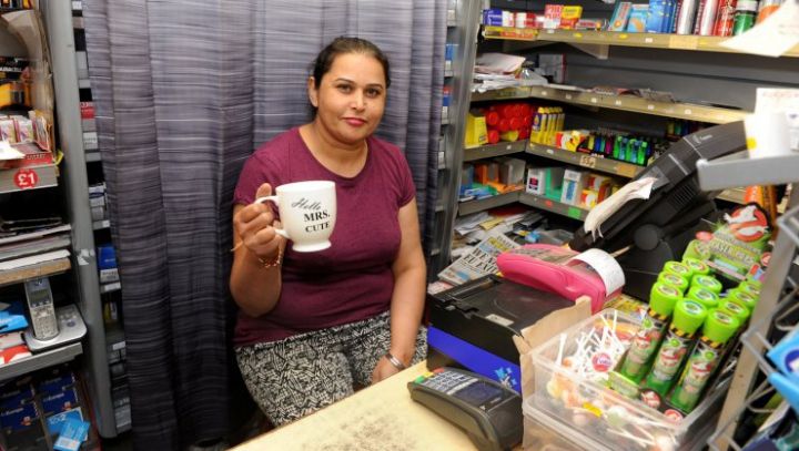 O vânzătoare s-a trezit cu un hoț în magazin. I-a spus o singură frază și el a plecat tremurând 