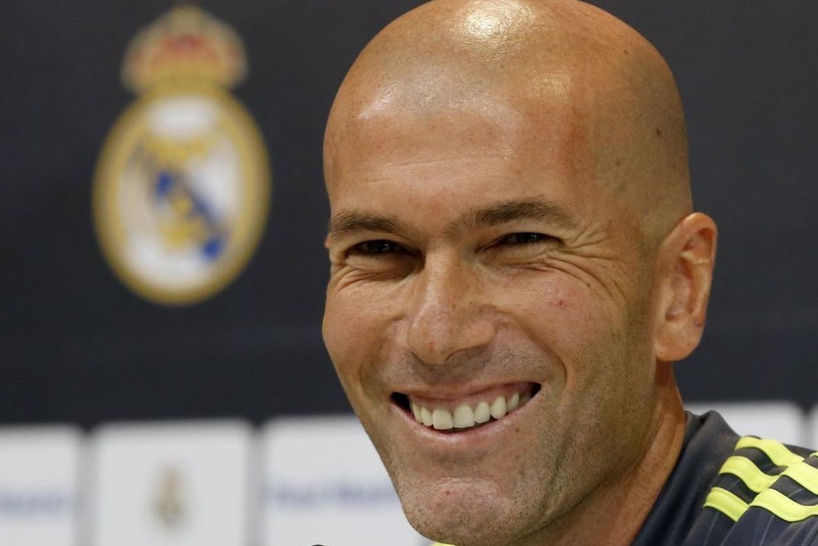 Barcelona-Real Madrid 2-2. Zidane s-a dus la vestiarul Barcelonei.Ce a făcut acolo i-a uluit pe toţi