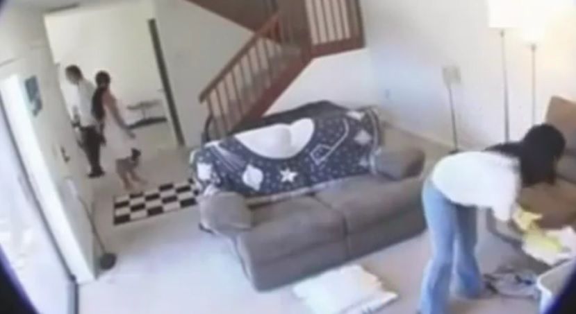 A montat o cameră video ca să-şi spioneze soţia. A rămas şocat. Nu-l înşela cu un bărbat, ci cu...