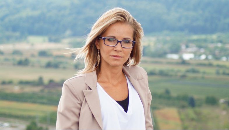 Povestea femeii care timp de 28 de ani s-a prefăcut că e OARBĂ. Motivul, ULUITOR!Familia a renegat-o