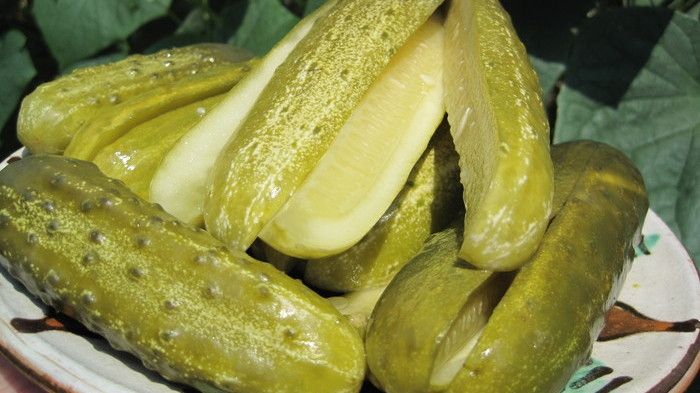 Cum faci cei mai buni castraveți murați la soare. Ingredientul secret