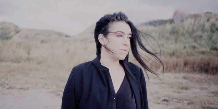 Dragostea nebună a unei suportere a Frontului Naţional din Franţa pentru un imigrant va deveni FILM