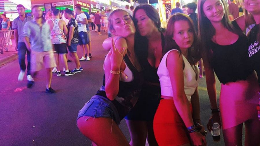 Imagini halucinante. Dezmățul turiștilor britanici în Algarve. Poliția a tras focuri de avertisment