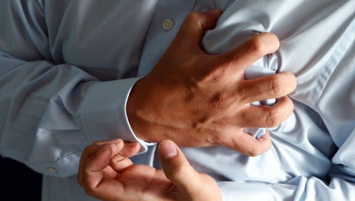 Cum recunoşti un atac de cord şi ce trebuie să faci dacă eşti singur