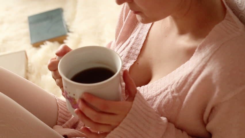Mare atenţie! Ce se întâmplă dacă bei cafea cu câteva ore înainte de culcare