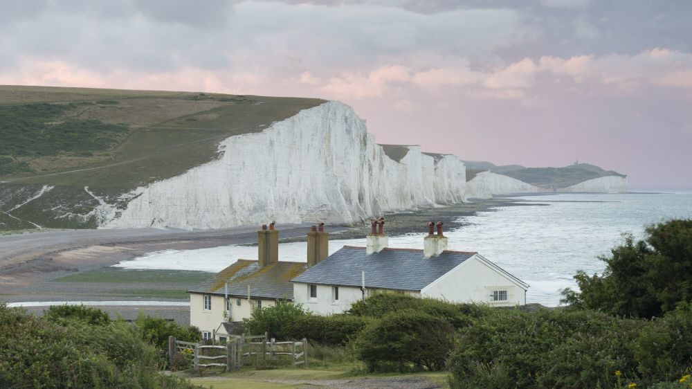 Anglia se prăbușește. A treia stâncă s-a dărâmat în mare în decurs de două zile