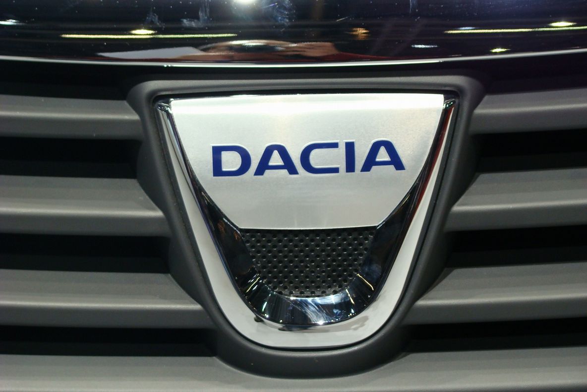 Cum arată Dacia 1302, pe care Ceauşescu a vrut-o pentru clasa muncitoare. A trecut neobservată
