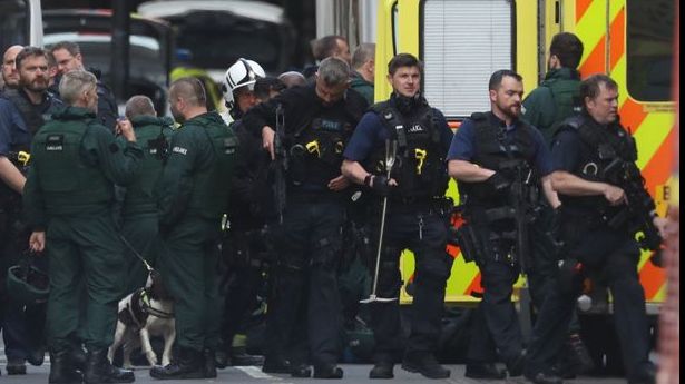 Cine sunt atacatorii de la Londra. Un nou raid al poliţiei britanice, luni dimineaţă