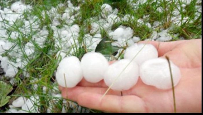 Dezastru într-o regiune din Rusia- câteva minute de ploaie au distrus culturi, acoperişuri şi maşini