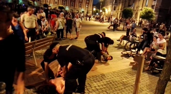 SCANDAL la concertul aniversar Phoenix, la Timişoara. Jandarmii au intervenit în forţă!