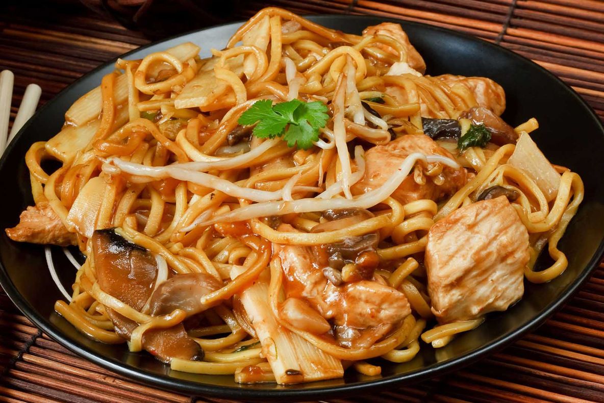 De ce chinezii mănâncă cu beţişoarele 