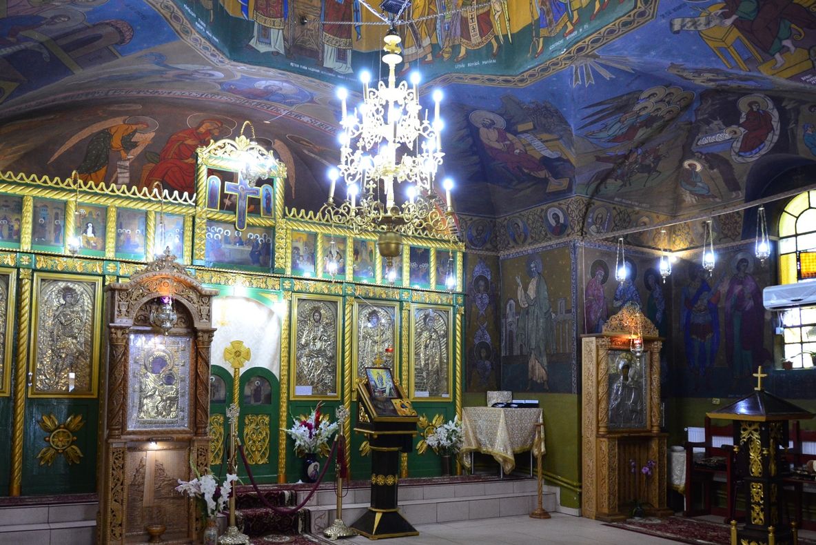 Incident GRAV în Capitală: preot, înjunghiat de un bărbat într-o biserică din cartierul Militari