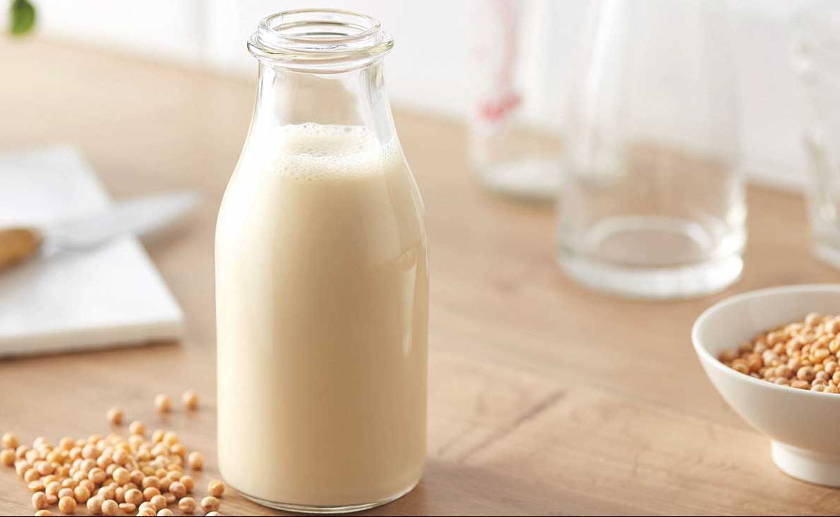 De ce să nu mai bei NICIODATĂ lapte degresat