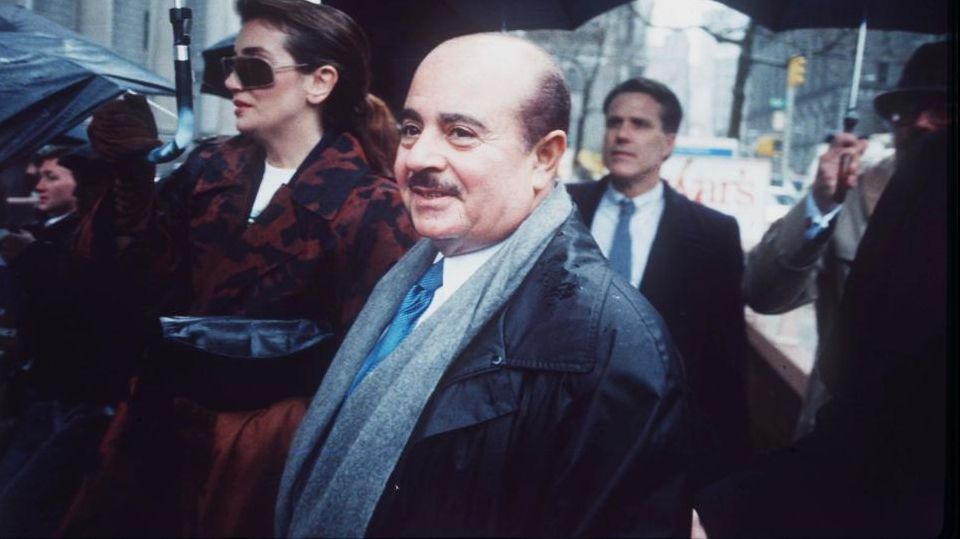 Doliu: a murit unul dintre cei mai bogaţi oameni din lume, fost playboy şi traficant de arme