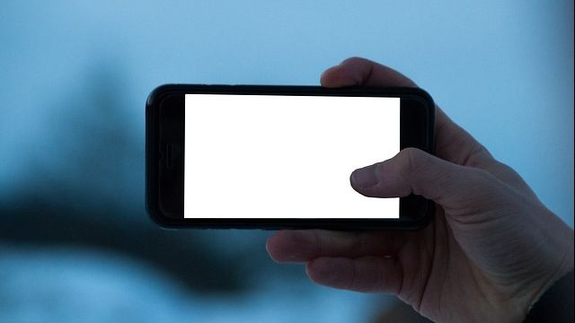 Un singur truc te face să arăți mai bine în orice poză. Trebuie să stai așa 