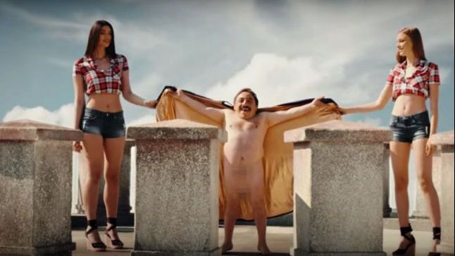 Reclama care i-a scandalizat pe români, filmată de KFC în Turnul Chindiei al lui Vlad Ţepeş