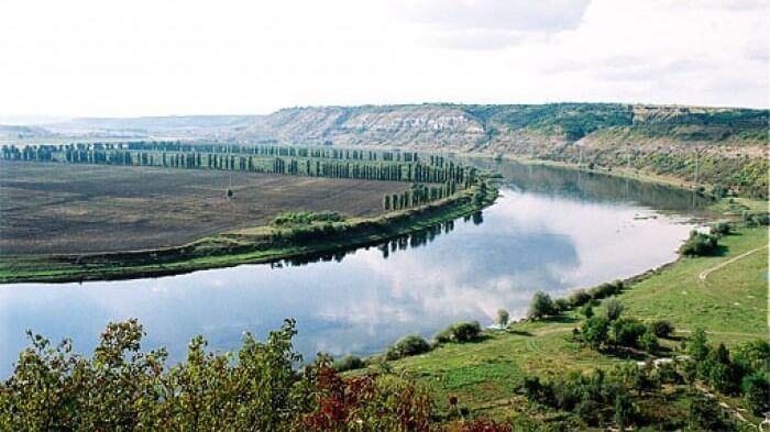 Focuri de armă la frontiera Republicii Moldova. Autoritățile au somat contrabandiștii de țigări 