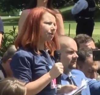 "Acest reporter din România a reuşit ce nu au reuşit liderii NATO". Viral în presa internaţională